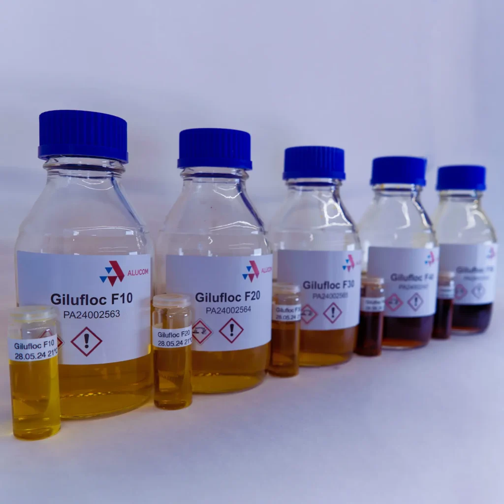 Glasflaschen mit Produktinhalt